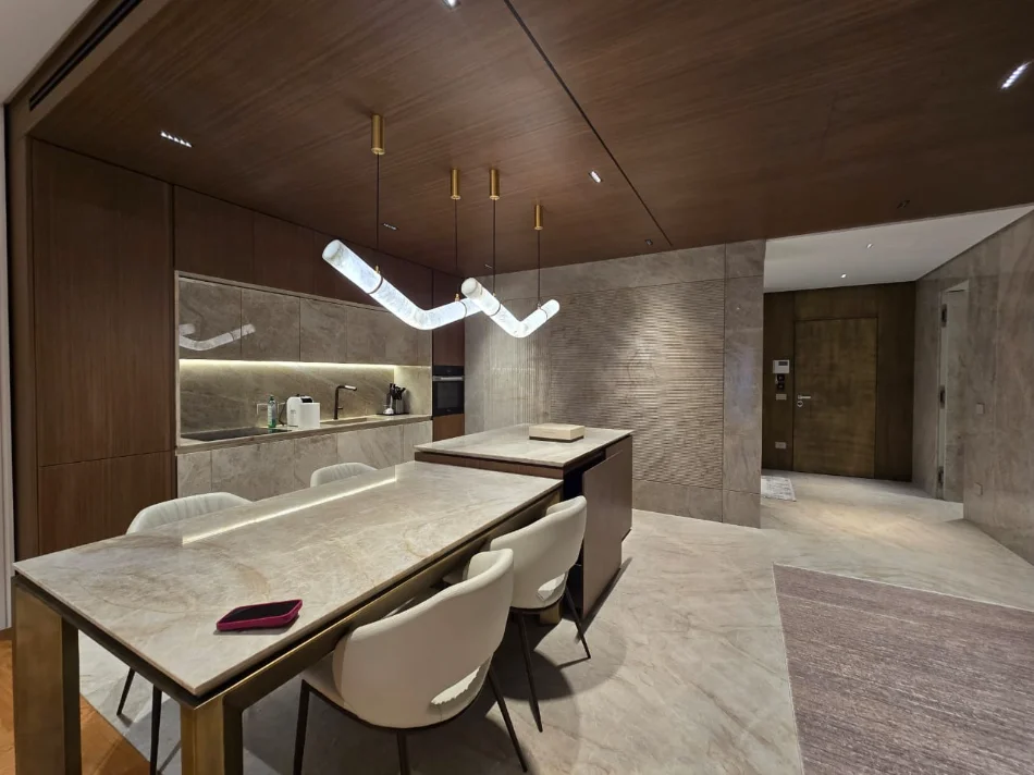 Tirane, shitet apartament 2+1+Ballkon , 213 m² (Rezidenca Lion Park)