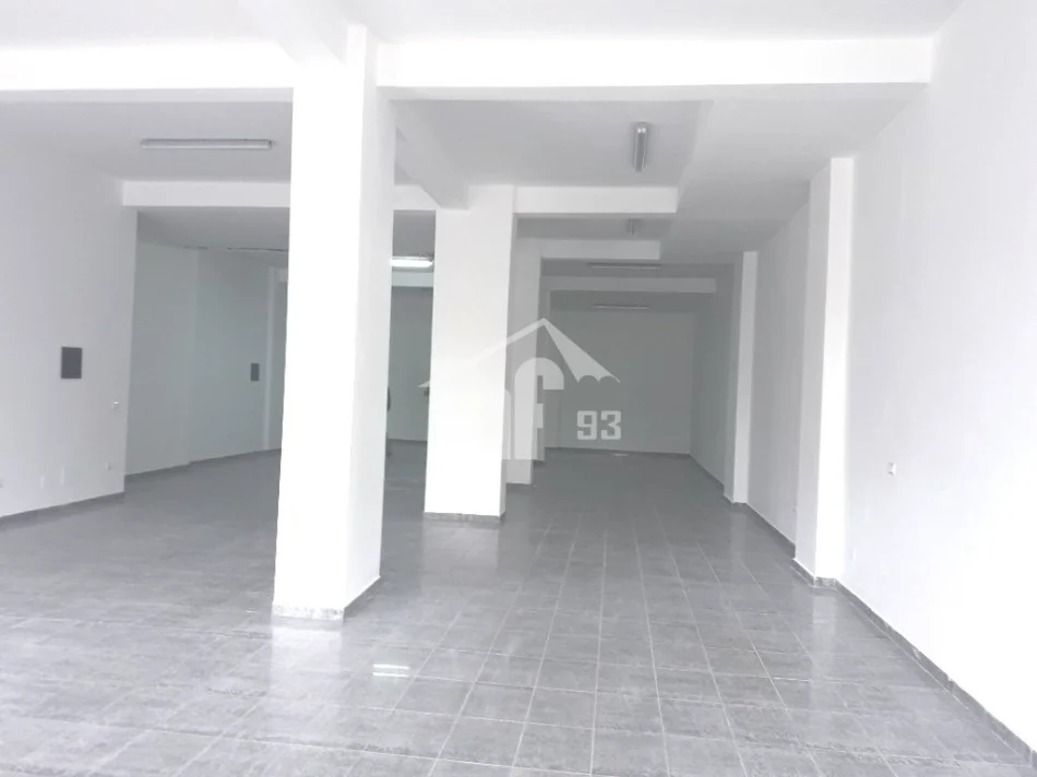 Tirane, shitet ambient biznesi Kati 0, 210 m² 250.000 € (PRANE SHKOLLES SE "KUQE", RRUGA "RIZA CEROVA")
