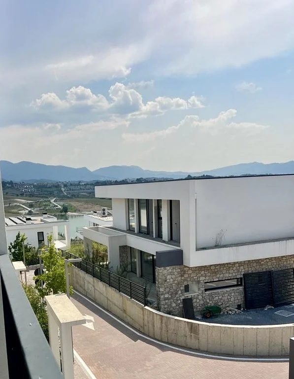 Tirane, shitet apartament 2+1+Aneks+Ballkon Kati 2, 128 m² 217.000 € (Liqeni i Farkes)