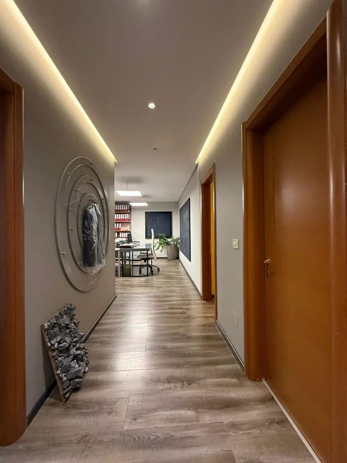 Tirane, shitet apartament 2+1 , 124 m² 430.000 € (bllok)