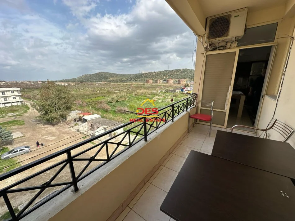 Vlore, shitet apartament 2+1+Ballkon Kati 4, 90 m² 65.000 € (Rruga Damian Humariti, Vlorë.)