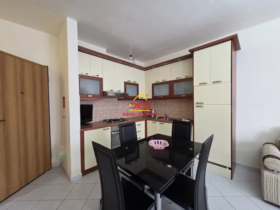 Vlore, shitet apartament 1+1+Ballkon Kati 2, 75 m² 150.000 € (Lungomare)