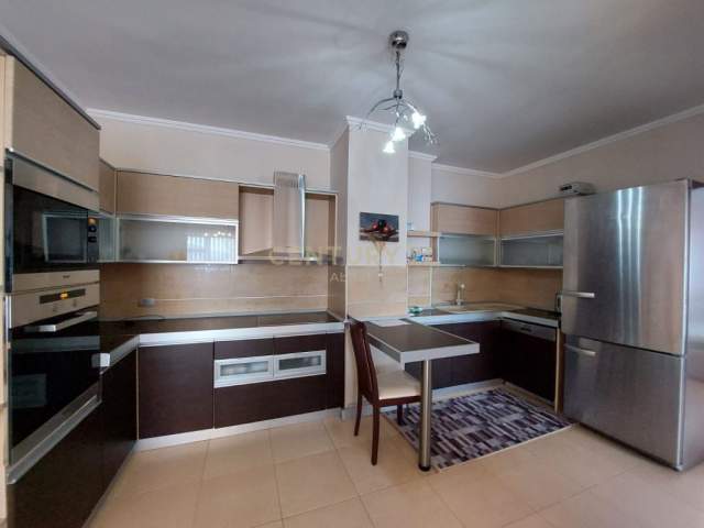 Tirane, jepet me qera apartament 2+1+BLK Kati 2, 98 m² 700 Euro (Bulevardi Gjergj Fishta, Te Ministria e Jashtme)