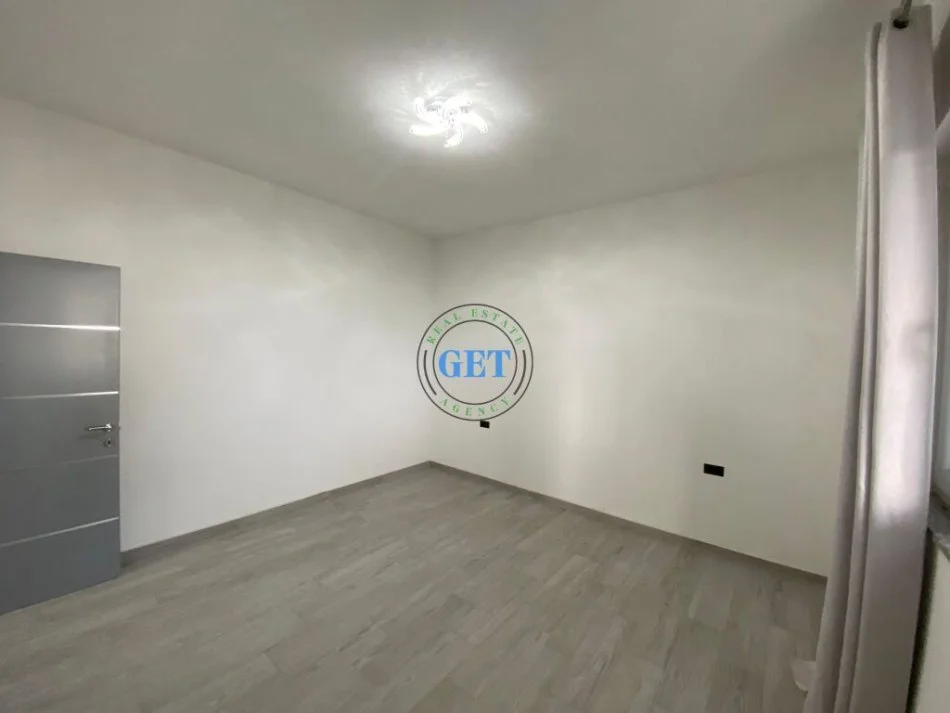 Durres, shitet shtepi 2 Katshe , 500 m² 210.000 € (Shkozet)