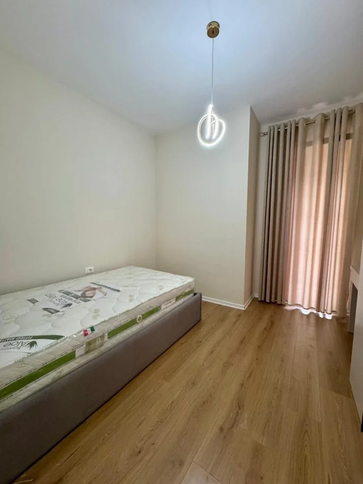 Tirane, jepet me qera apartament 2+1 Kati 6, 80 m² 600 € 