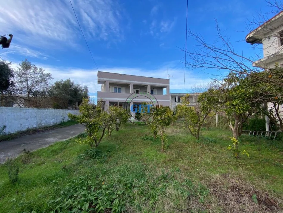 Durres, shitet shtepi 2 Katshe , 500 m² 210.000 € (Shkozet)