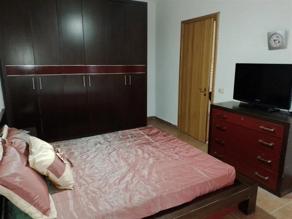 Durres,JEPET ME QERA apartament 1+1 Kati 7, 100 m² (PLAZH DURRES SHKOLLA BAJRAM CURRI)