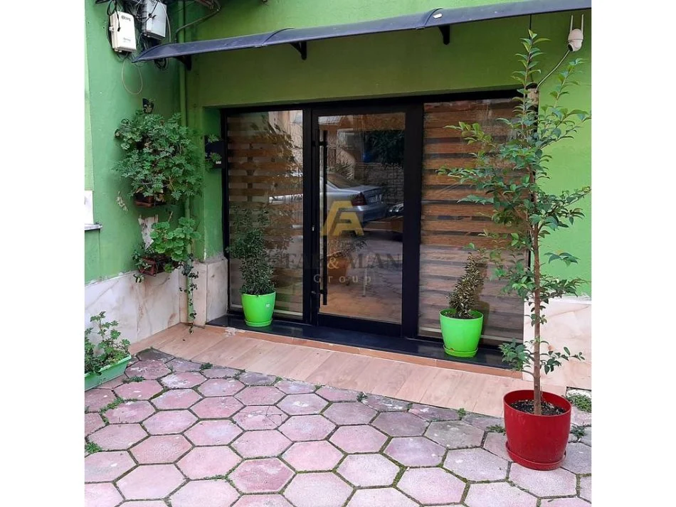 Tirane, shitet zyre Kati 0, 41 m² 95.000 € (Rruga Muhamet Gjollesha)