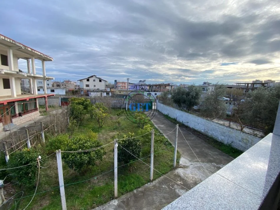 shitet shtepi Kati 2, 500 m² 210.000 € (Shkozet)