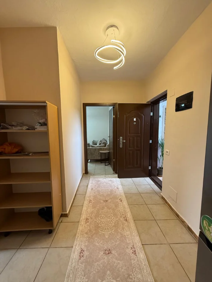 Tirane, jepet me qera apartament 1+1 Kati 3, 65 m² 550 € 