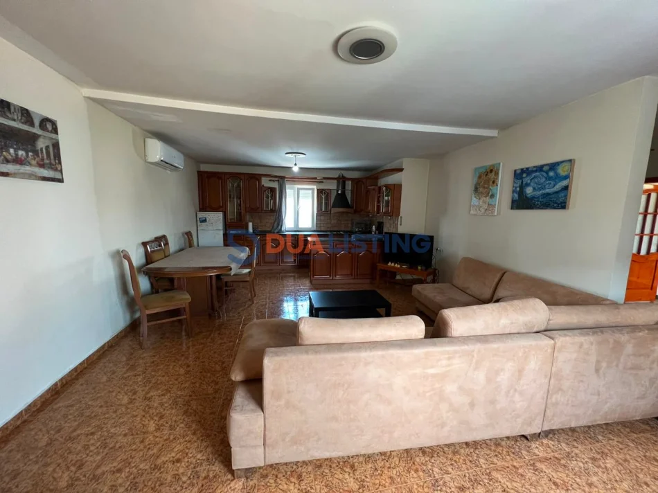 Tirane, jepet me qera apartament 2+1 , 700 € 