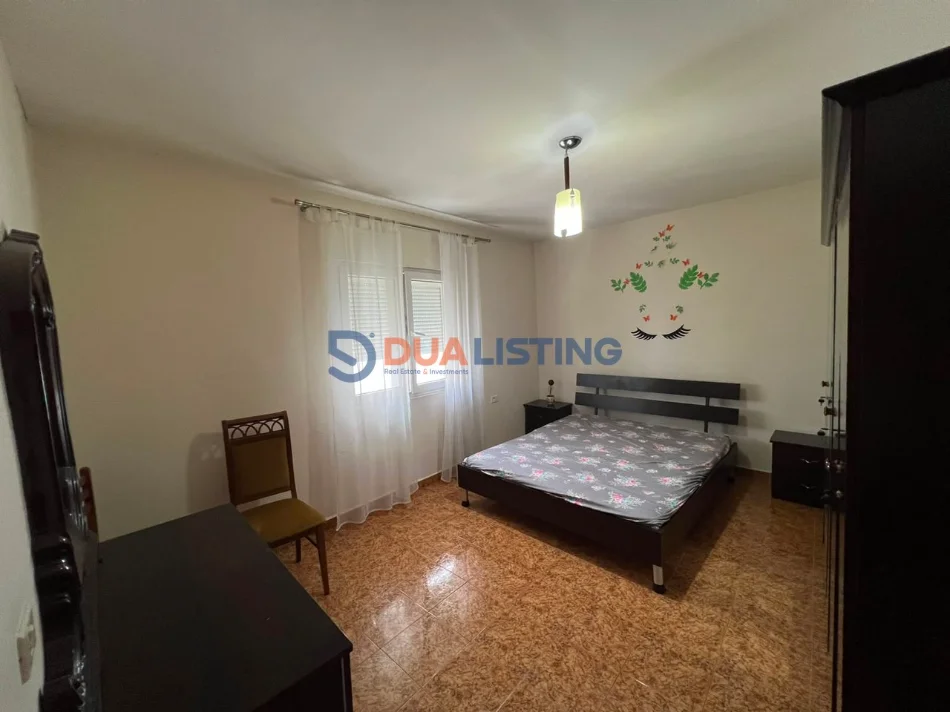 Tirane, jepet me qera apartament 2+1 , 700 € 
