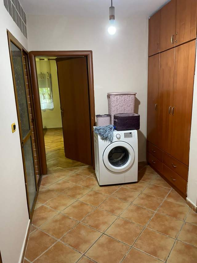 Tirane, jepet me qera apartament 2+1+A Kati 1, 90 m² 350 Euro (Brryli)