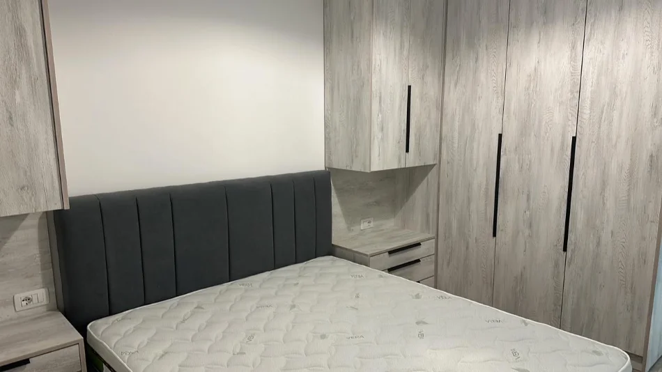 Tirane, jepet me qera apartament 1+1 Kati 5, 60 m² 55.000 € (+ parkim (Bar oslo, Rruga bardhyl))