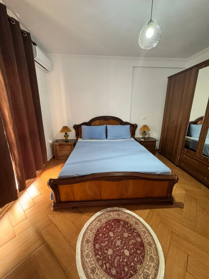 Tirane, jepet me qera apartament 2+1 Kati 9, 111 m² 650 € (Rruga Barrikadave)