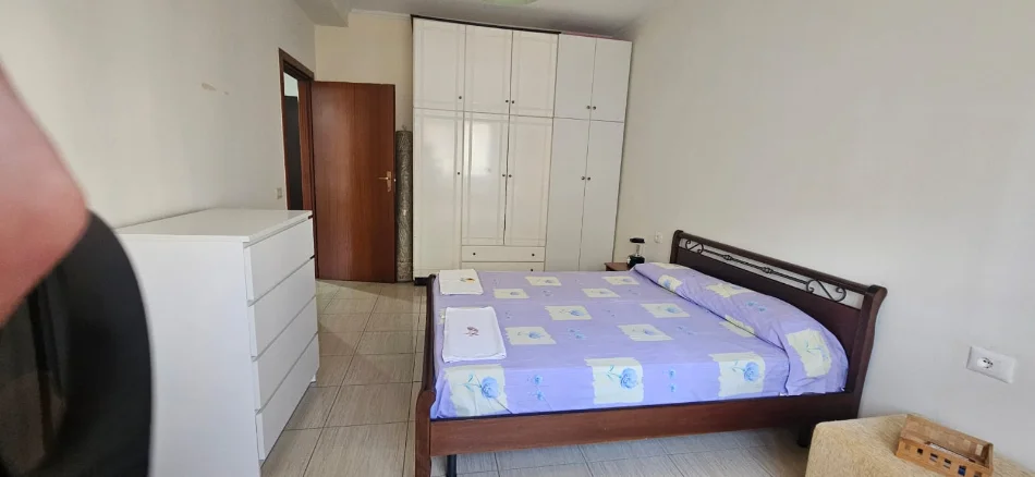 Tirane, jap me qera apartament 1+1 Kati 4, 80 m² 550 € 