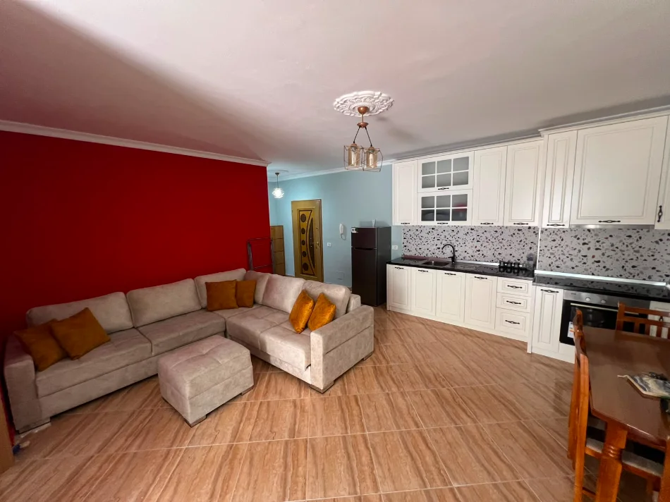 Durres, jepet me qera apartament 1+1+Ballkon , 65 m² 330 € (Florida Pavaresia Plazh)