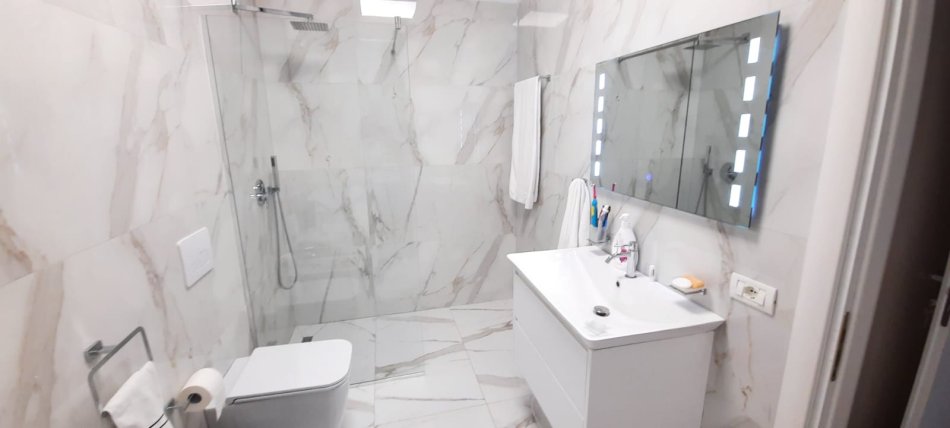 Tirane, shitet apartament 2+1 Kati 6, 107 m² 213.000 € (Rruga Leonard Frroku)