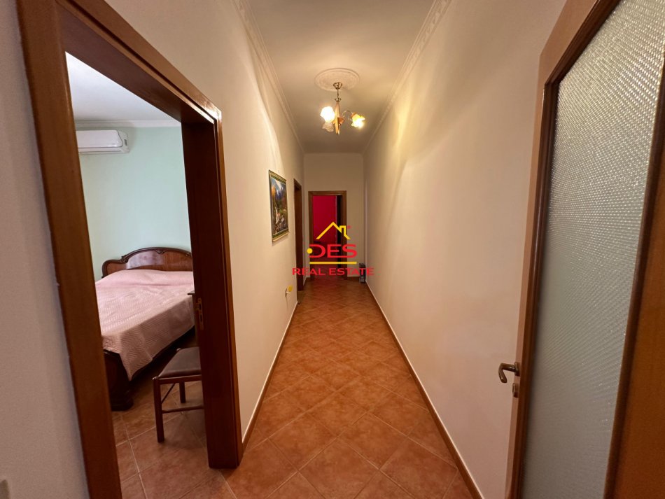 Vlore, jepet me qera apartament 2+1 Kati 4, 120 m² 500 € (Lagjia Pavaresia)