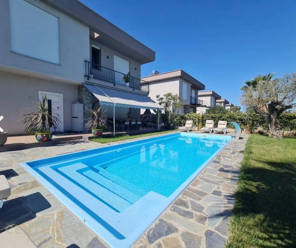 Durres, shitet Vile 3+1+Ballkon Kati 2, 450.000 € (Gjiri i Lalezit)