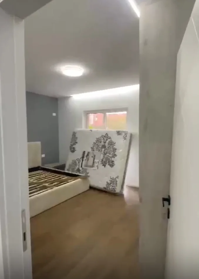 Tirane, jepet me qera apartament 1+1+Ballkon Kati 2, 60 m² 550 € (SAUK)
