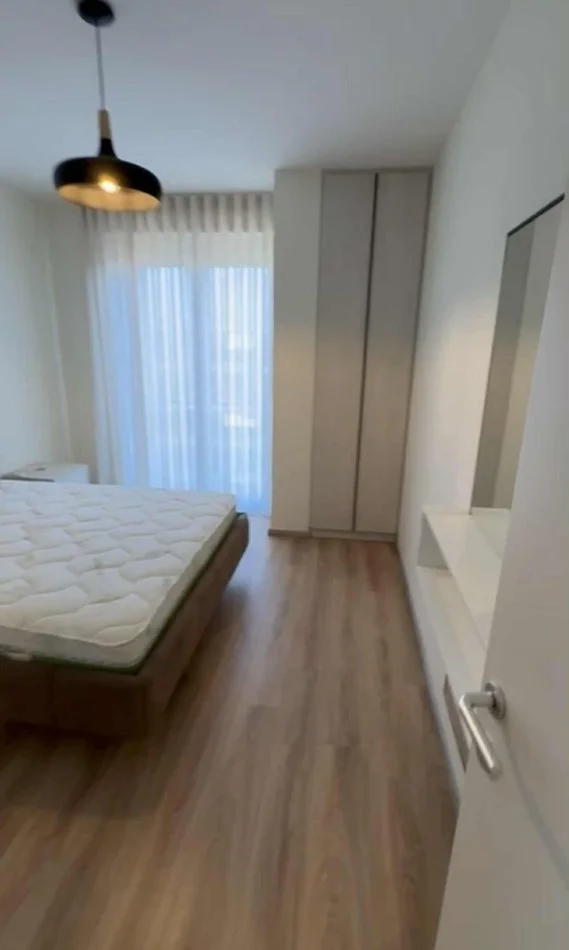 Tirane, jepet me qera apartament 1+1+Ballkon Kati 6, 70 m² 570 € (KOMPLEKSI FIOIR DI BOSKO)