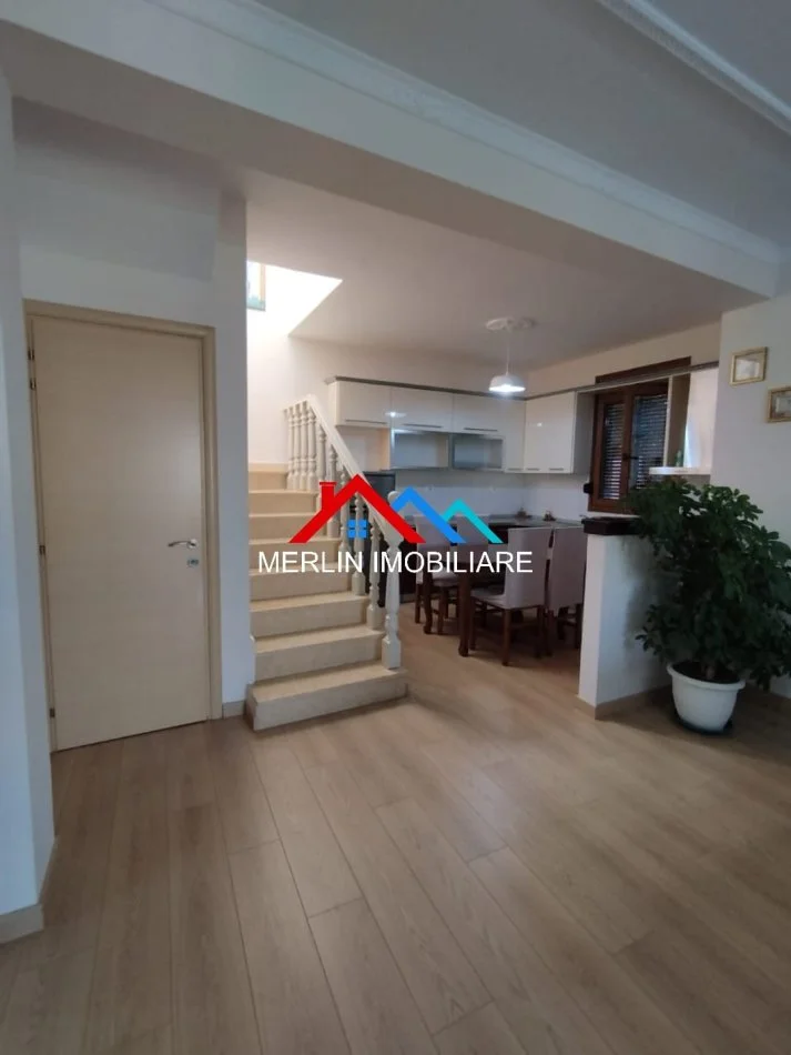 Tirane, jepet me qera Vile 5+1 Kati 2, 165 m² 1.200 € (RRUGA PASHO HYSA,ALI DEM)