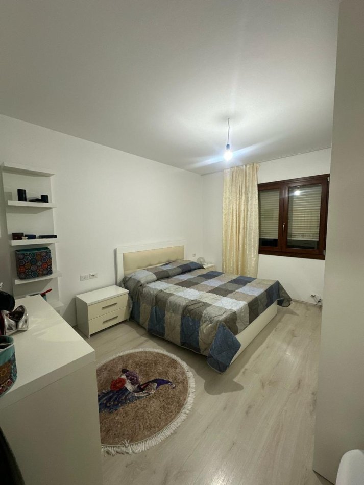 Tirane, jepet me qera apartament 1+1 Kati 1, 60 m² 470 € (Kopeshti Botanik,siper Xhamise)