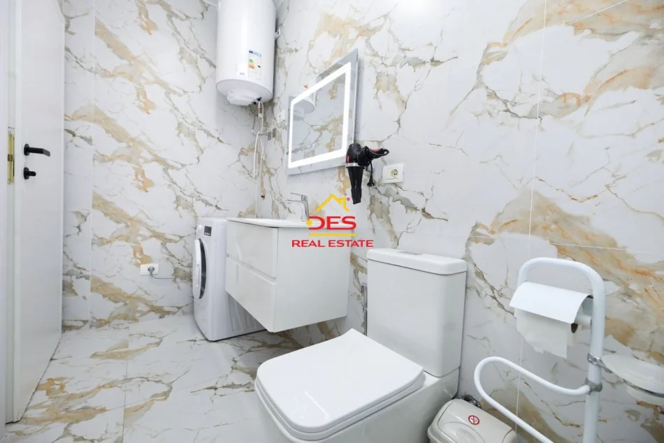 Vlore, shitet garsonier 1+1+Ballkon Kati 2, 76 m² 210.000 € (Rruga Dhimitër Konomi)