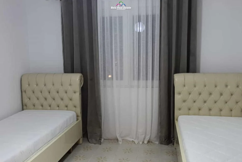 Tirane, jepet me qera apartament 2+1 Kati 1, 75 m² 520 € (kombinat)