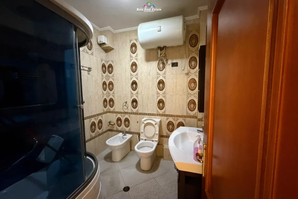 Tirane, jepet me qera zyre Kati 5, 107 m² 850 € (Rruga George W.Bush)