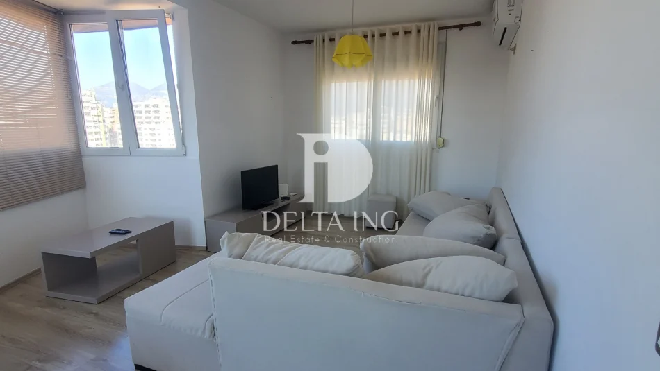 Tirane, jepet me qera apartament 2+1 , 600 € (Pazari i Ri)