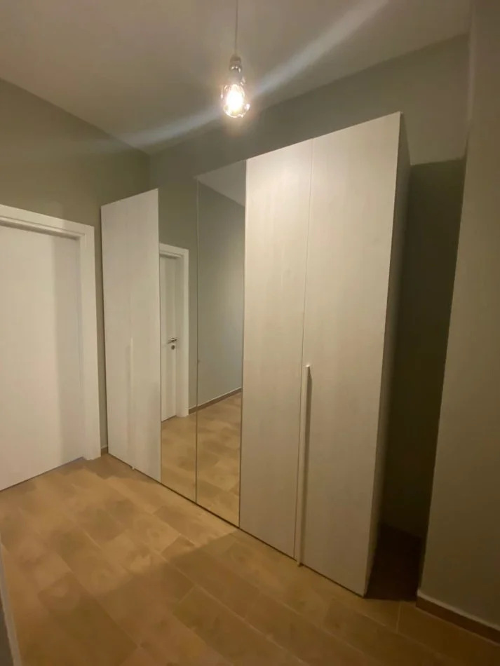 Tirane, jepet me qera apartament 1+1 Kati 7, 72 m² 650 € (rruga riza cerova)