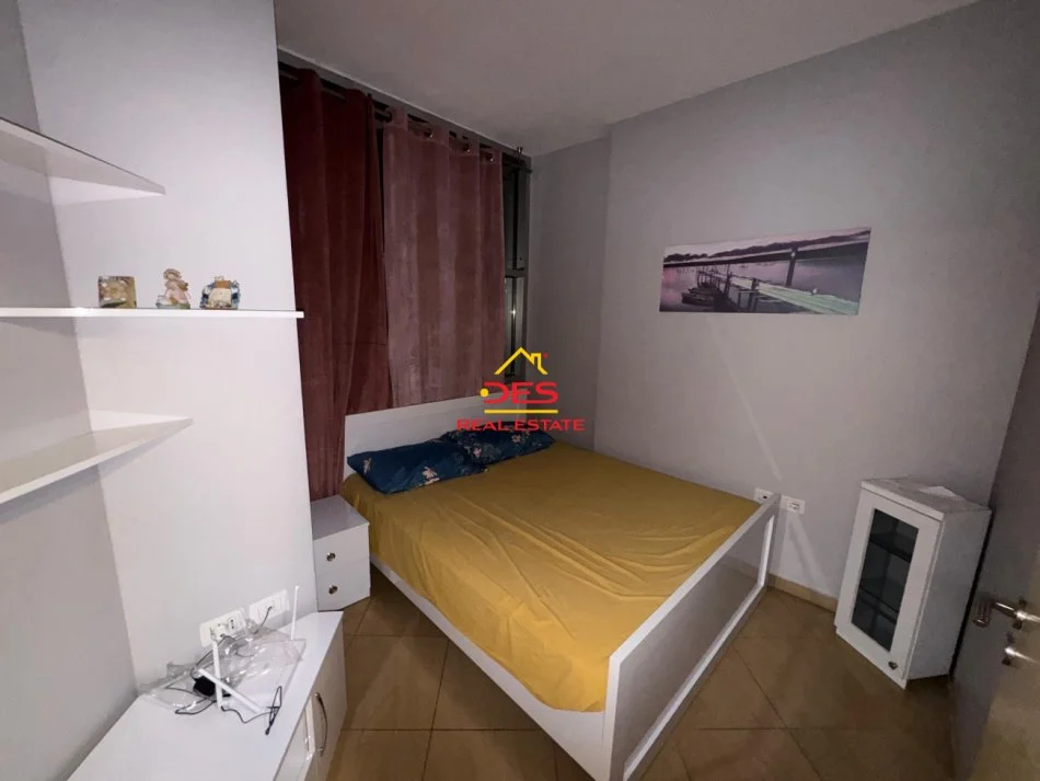 Vlore, jepet me qera apartament 2+1+Ballkon Kati 7, 110 m² 450 € (Rruga Gjergj Arianiti)