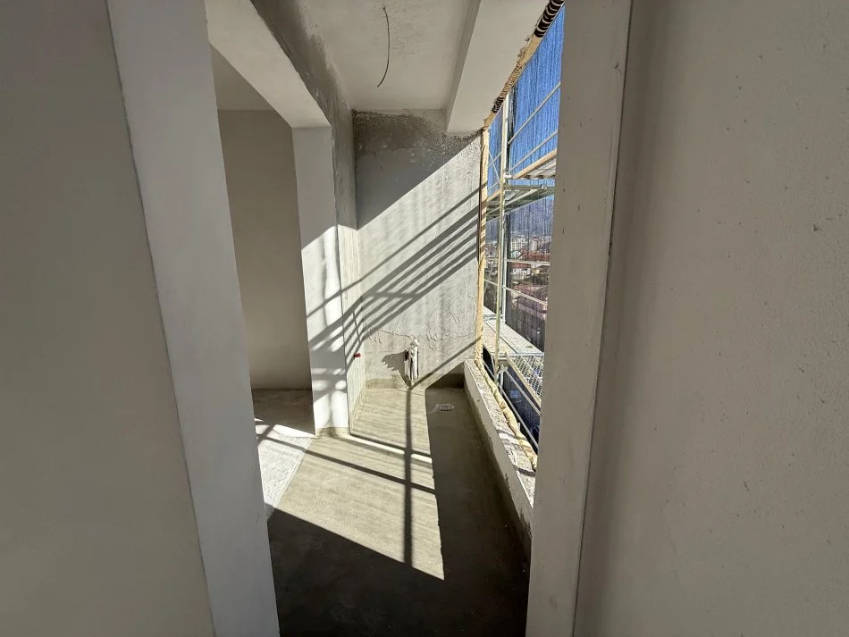 Tirane, shitet apartament 3+1+2+Ballkon , 107 m² 170.000 € (Rruga Besa)