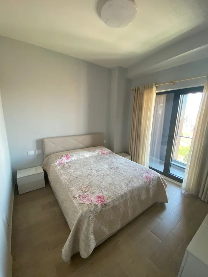 Tirane, jepet me qera apartament 1+1 Kati 7, 72 m² 650 € (rruga riza cerova)
