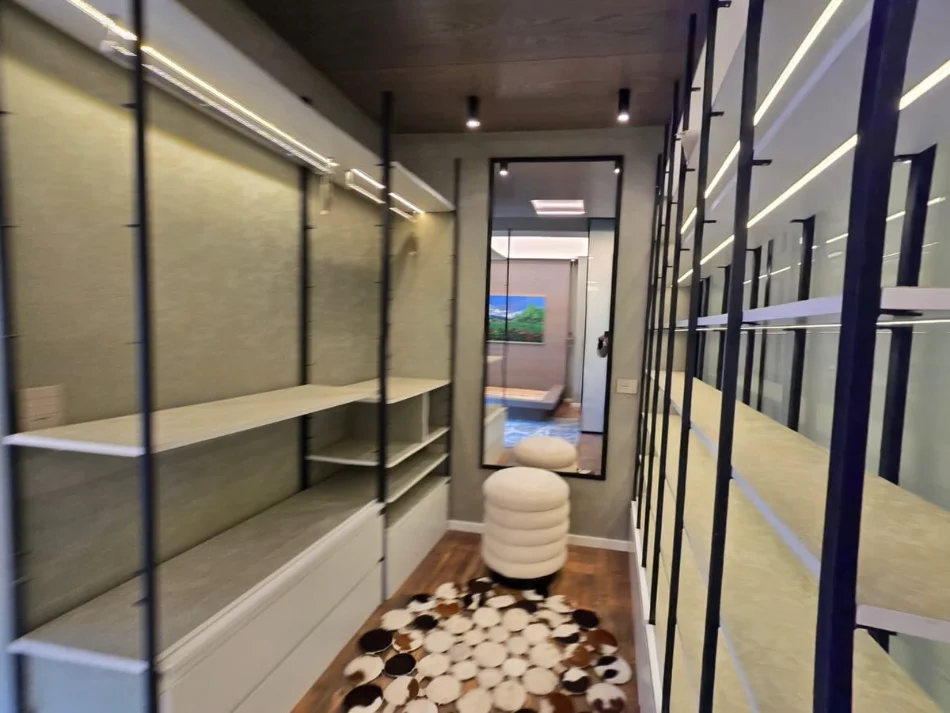 Tirane, shitet apartament 2+1 , 141 m² (Air Albania)