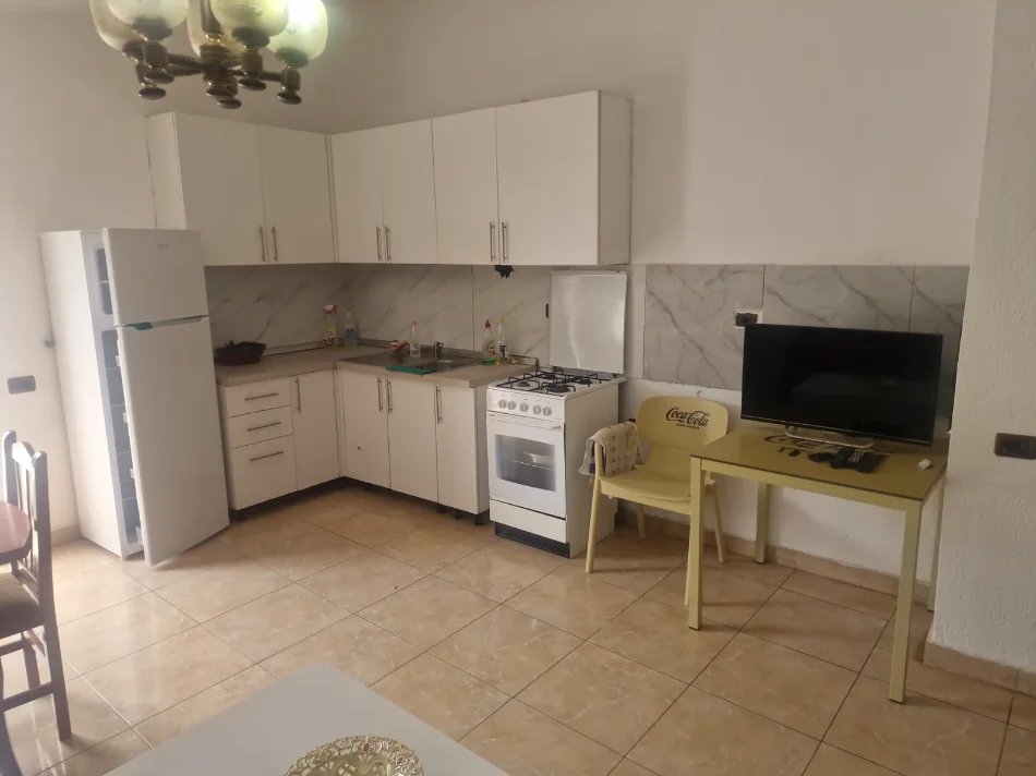 Tirane, jepet me qera apartament 2+1 Kati 4, 90 m² 500 € (rruga mine peza)