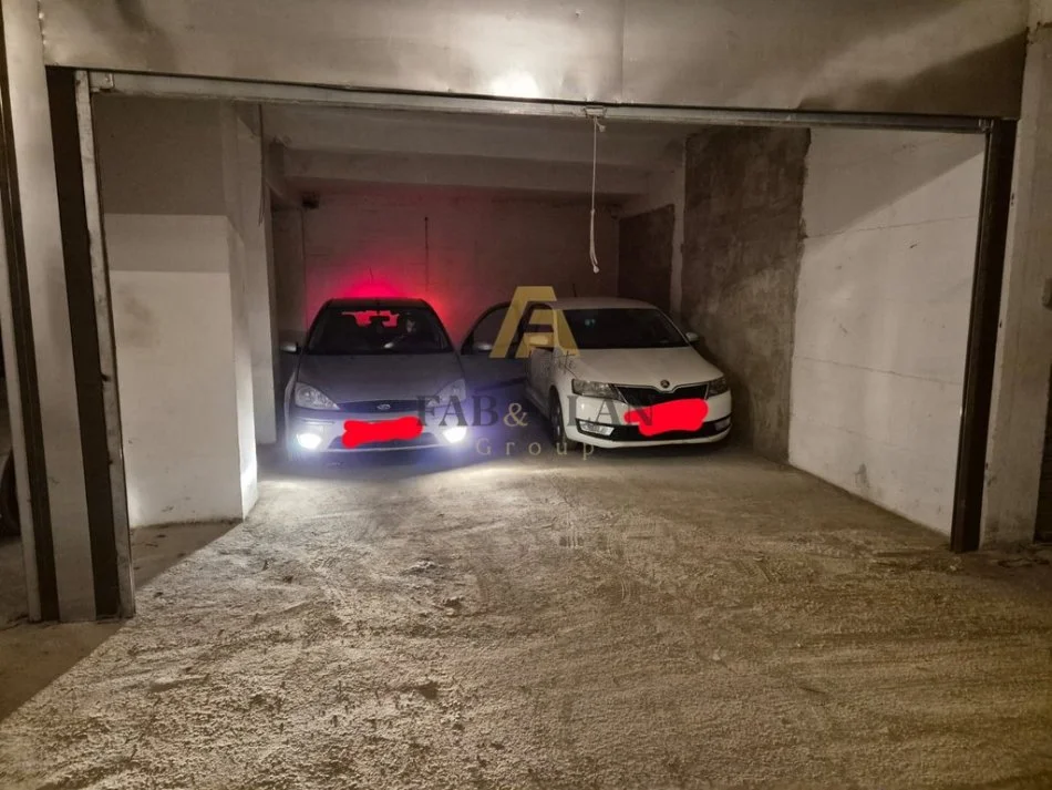 Tirane, shitet garazh | vend parkimi , 30.000 € (2 Palmat ASTIR)