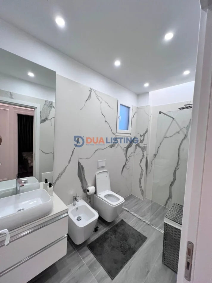 Tirane, jepet me qera apartament 3+1 , 1.400 € 