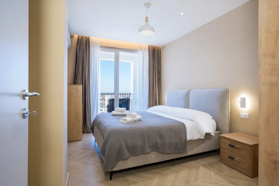 Durres, jepet me qera apartament 1+1+Ballkon Kati 12, 69 m² 650 € (Ujesjellesi, Durres)