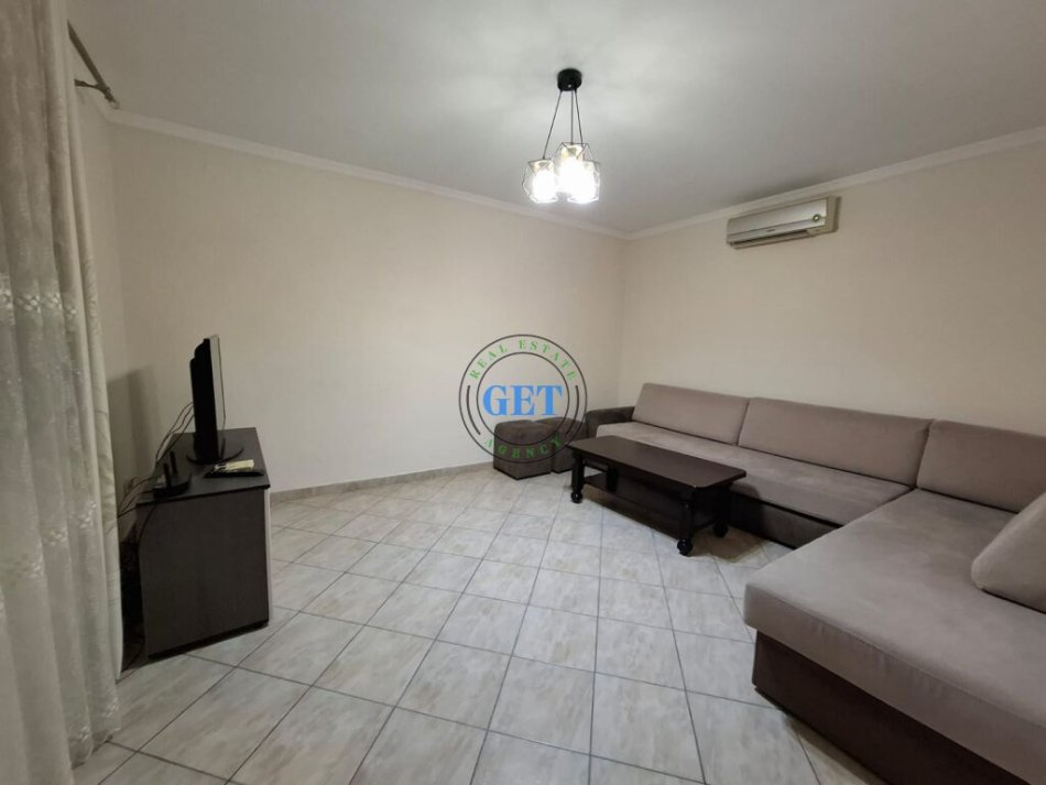 Durres, jepet me qera shtepi 1+1 Kati 2, 500 m² 600 € (Ish-URT, Durres)