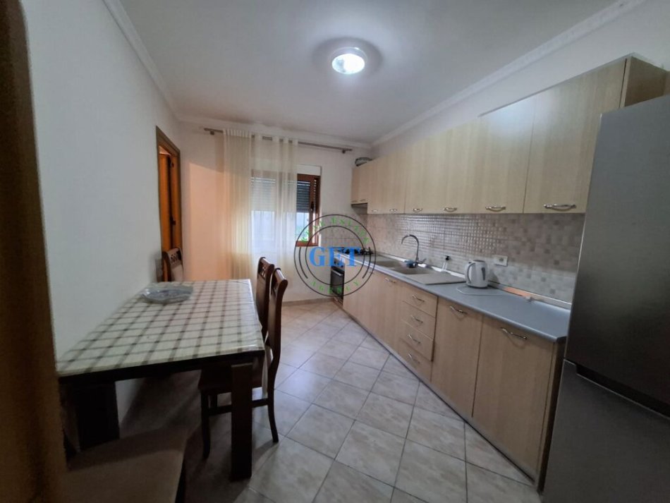 Durres, jepet me qera shtepi 1+1 Kati 2, 500 m² 600 € (Ish-URT, Durres)