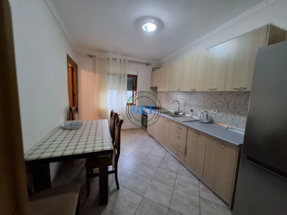Shqiperi, jepet me qera shtepi 2+1+Ballkon Kati 0, 600 € (iSH URT DURRES)