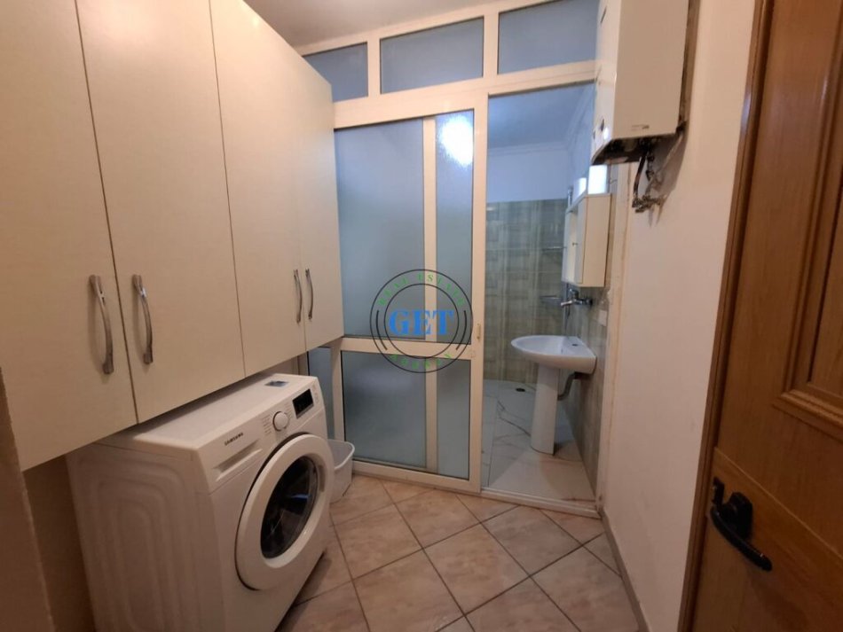 Durres, jepet me qera shtepi 1+1 Kati 2, 500 m² 600 € (Ish-URT, Durres)