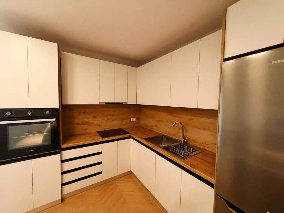 Tirane, shitet apartament 1+1 , 53 m² 143.000 € 