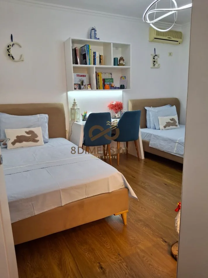 Tirane, shitet apartament 2+1+Ballkon Kati 4, 90 m² 159.000 € (laprake)