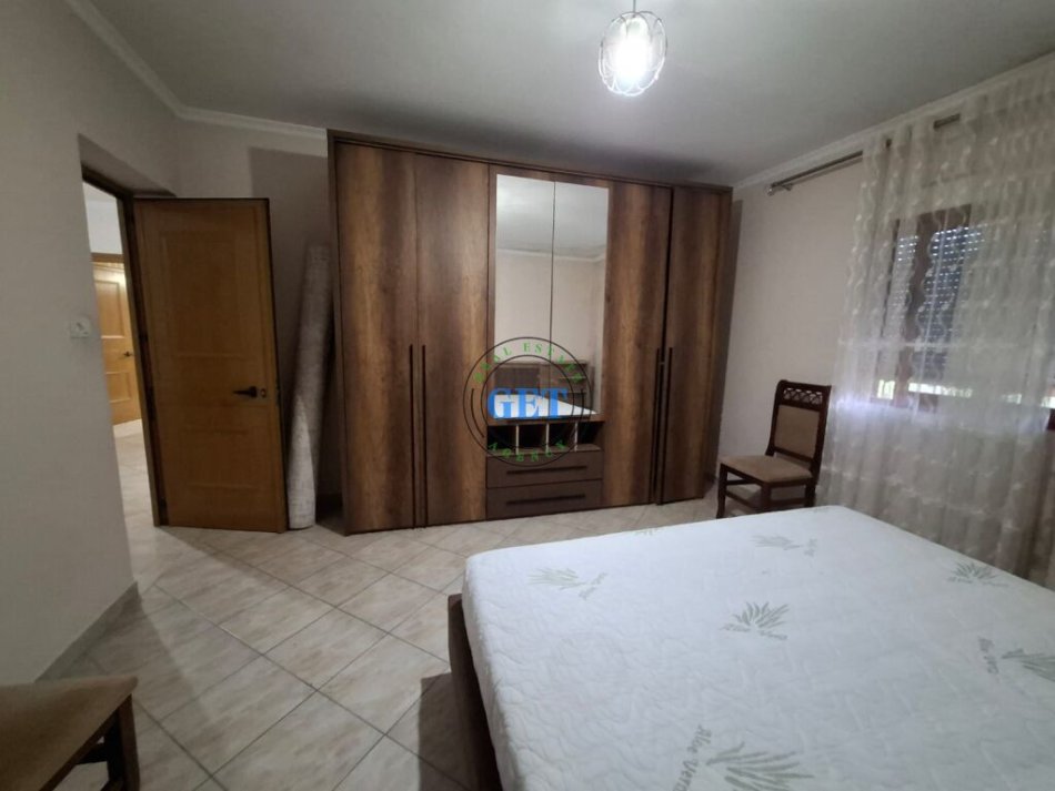 Durres, jepet me qera shtepi 1+1 Kati 2, 500 m² 600 € (Ish-URT, Durres)