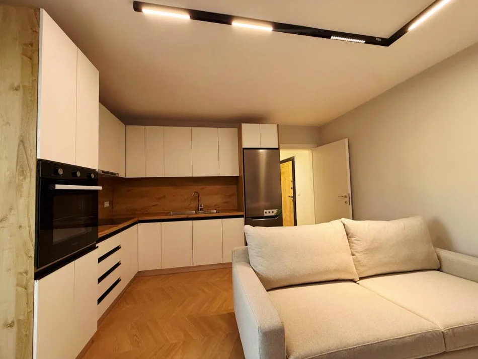 Tirane, shitet apartament 1+1 , 53 m² 143.000 € 