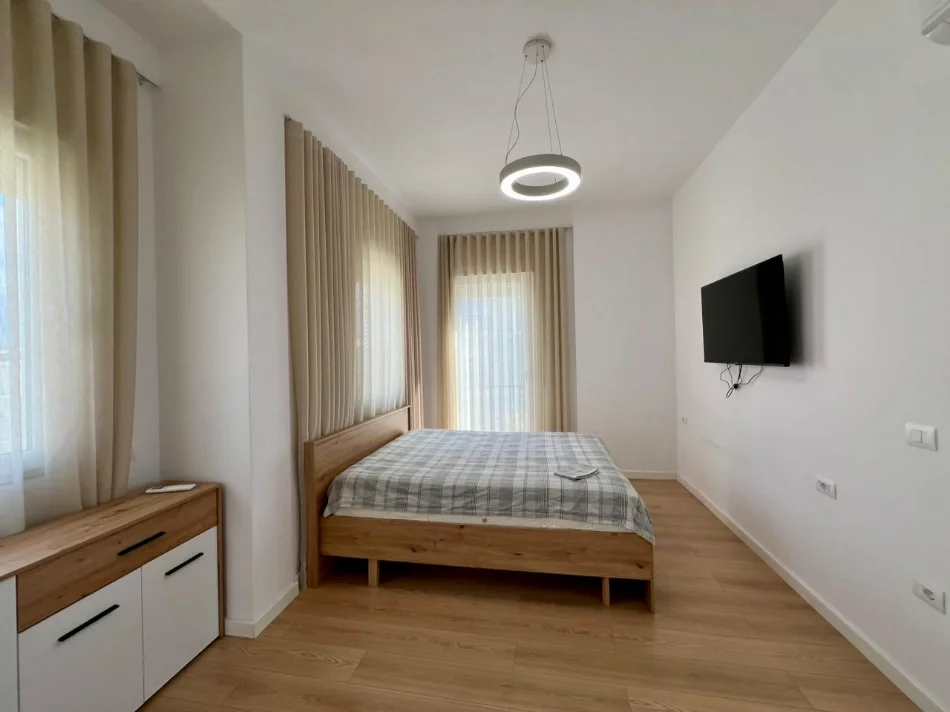 Shqiperi, jepet me qera Vile 4+1 Kati 3, 250 m² 2.500 € (Kompleksi Vilat Lule)